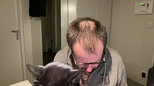 FABIOGLASSES online show from March 31, 2026, 9:17 pm