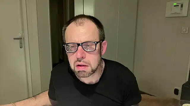 FABIOGLASSES online show from May 13, 2026, 9:55 pm