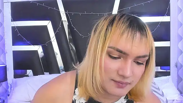 katya kozlov online show from September 23, 2025, 5:36 am