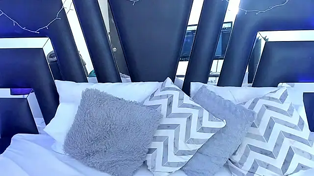 katya kozlov online show from February 24, 2025, 3:33 am