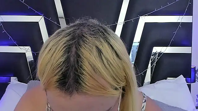 katya kozlov online show from December 16, 2025, 4:28 am