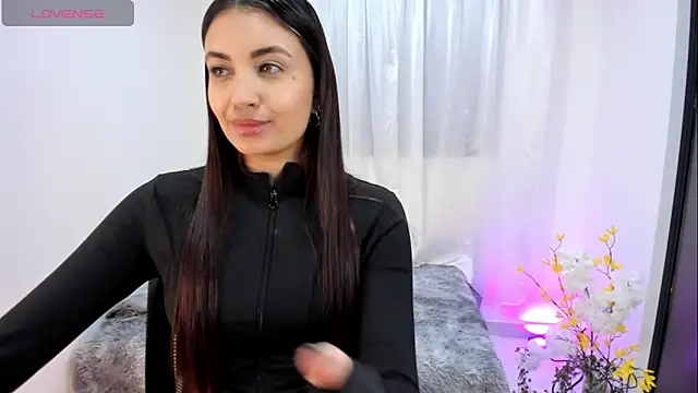 aisha es online show from October 23, 2025, 9:35 pm