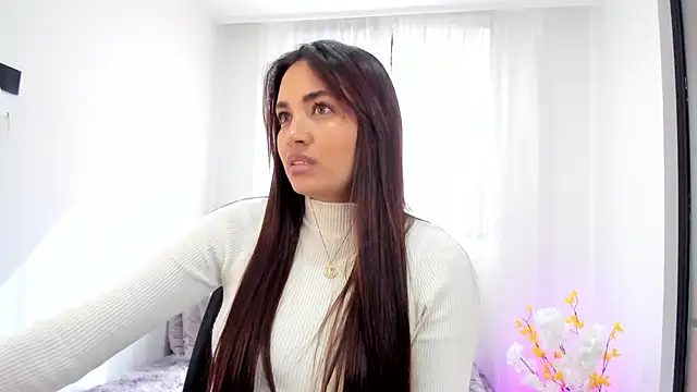 aisha es online show from September 30, 2025, 8:04 pm