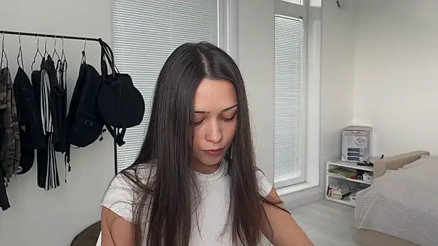 mo1ly online show from July 1, 2026, 1:11 pm