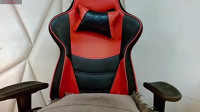 sweet brunettex lovingyou online show from February 22, 2025, 4:07 am