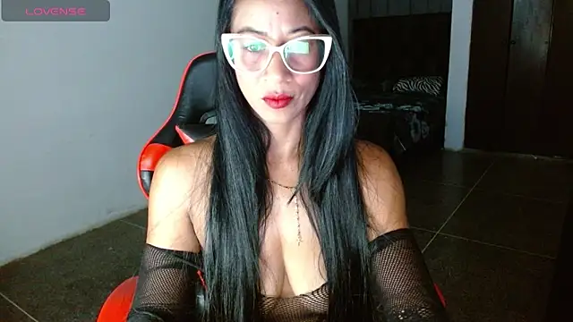 Emiliklauss22 online show from April 3, 2026, 4:19 am