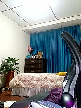 kelly dirty  online show from September 28, 2025, 3:24 am