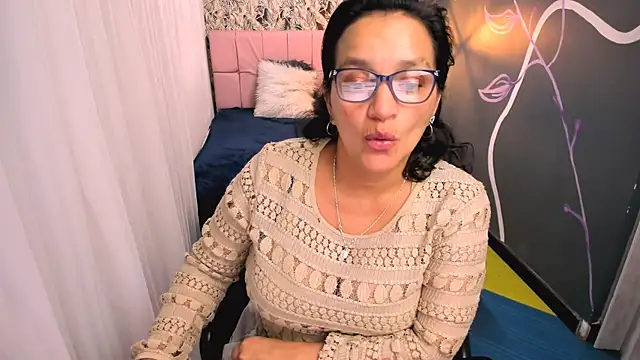 MarilynMiilf  online show from March 12, 2025, 1:03 am