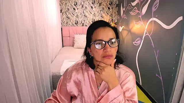 MarilynMiilf  online show from March 14, 2025, 3:03 pm