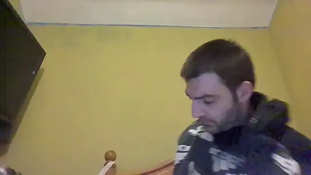 ThatGuyNextDoor1992 online show from February 18, 2025, 10:36 pm