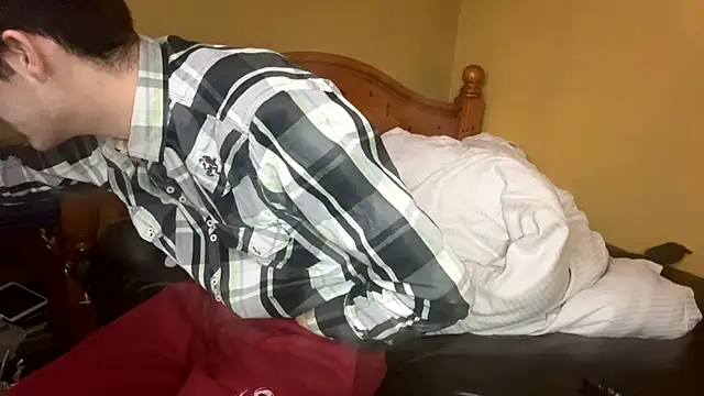 ThatGuyNextDoor1992 online show from February 25, 2025, 6:58 am