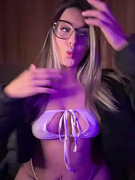 AliceStone19 online show from May 21, 2026, 5:43 pm