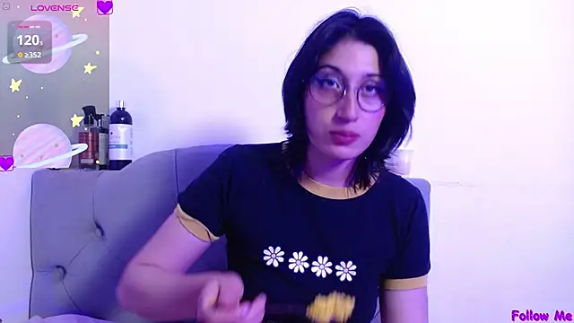 Red-moon1 online show from March 8, 2025, 3:13 pm