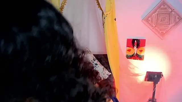 sophiaamethystt online show from September 9, 2025, 4:38 pm