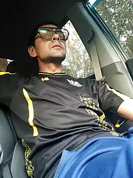 Eln1no69 online show from September 16, 2025, 3:46 pm