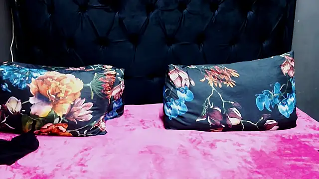 Ducheess online show from March 6, 2025, 2:09 am