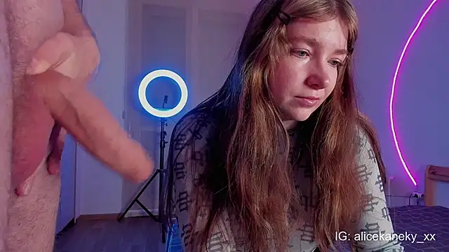 Snapshot of alicekaneky chatting on February 8, 2026, 12:19 am alicekaneky online show from February 8, 2026, 12:19 am