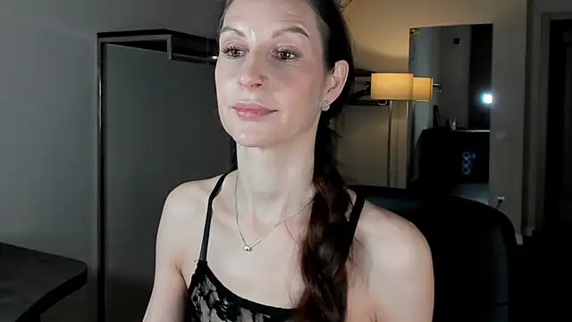 Snapshot of Mila_Anders chatting on January 16, 2026, 5:44 am Mila Anders online show from January 16, 2026, 5:44 am