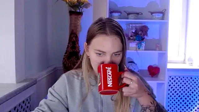 klerkarina online show from October 10, 2025, 5:19 am