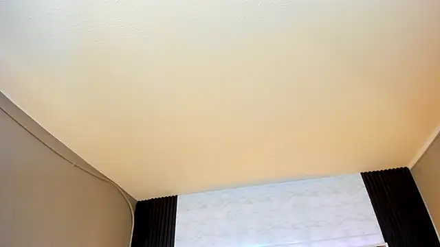 Linda4Petite online show from November 26, 2025, 5:46 pm