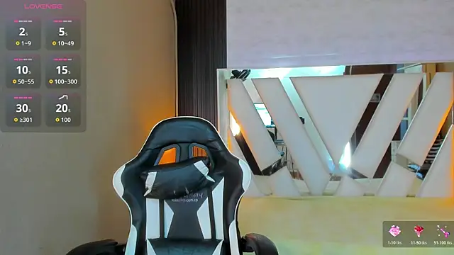 Linda4Petite online show from April 14, 2026, 6:35 pm