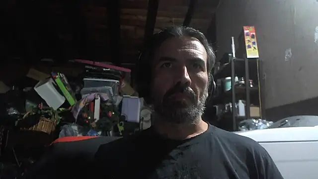 Snapshot of Anarchy_Burger chatting on July 5, 2026, 4:52 am Anarchy Burger online show from July 5, 2026, 4:52 am