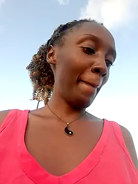 Snapshot of lynnkatrina chatting on September 29, 2025, 2:55 pm lynnkatrina online show from September 29, 2025, 2:55 pm