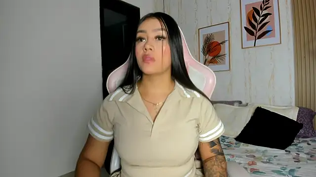 CameronCollins  online show from March 13, 2025, 7:39 pm