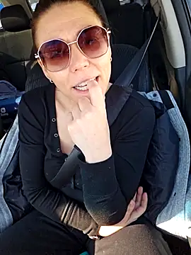 Ellie-L-Elizabeth online show from March 26, 2026, 1:53 pm