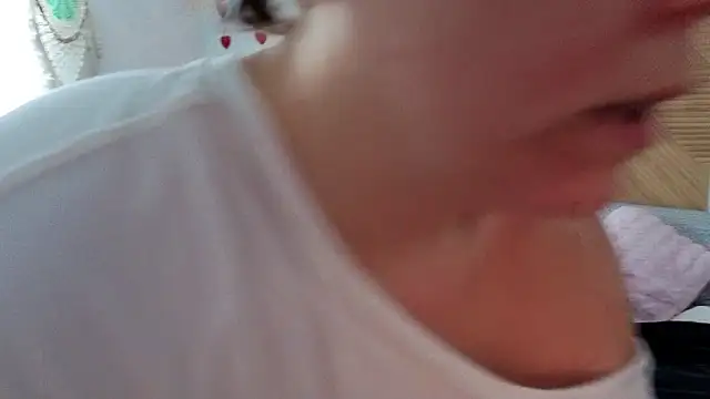 Ellie-L-Elizabeth online show from February 16, 2026, 5:44 pm