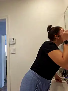 Ellie-L-Elizabeth online show from September 23, 2025, 8:38 pm