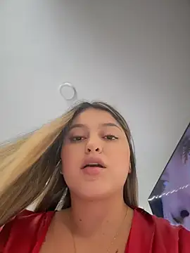 lunablossom  online show from February 14, 2026, 8:20 pm