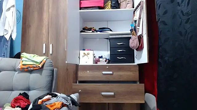 sabrinagee321930 online show from March 7, 2025, 11:18 am