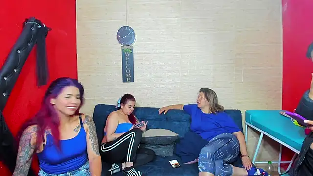 lesbiancuple online show from October 3, 2025, 1:09 am
