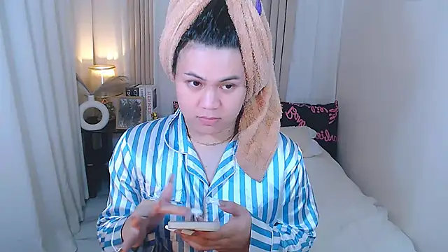 Mimi Cums online show from November 1, 2025, 4:19 am