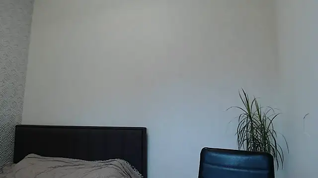 leeilawow online show from April 3, 2026, 6:42 am