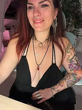 LunaMoongirl online show from July 28, 2026, 8:52 pm
