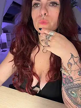 LunaMoongirl online show from July 8, 2026, 8:53 pm