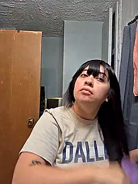 AriannaPena online show from November 22, 2025, 8:40 pm