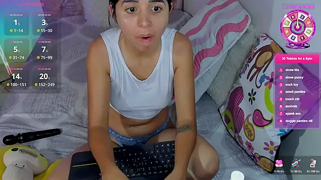 Snapshot of amy_petite chatting on June 4, 2026, 1:10 am amy petite online show from June 4, 2026, 1:10 am