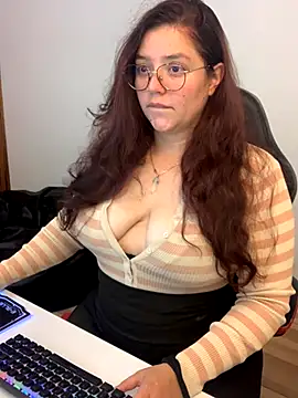 Snapshot of kayortiiz chatting on October 8, 2025, 10:21 pm kayortiiz online show from October 8, 2025, 10:21 pm