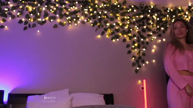 Blondie Bunny online show from November 23, 2025, 4:11 am