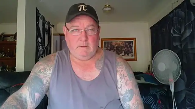 Snapshot of HOTANAL chatting on February 6, 2026, 11:01 pm HOTANAL online show from February 6, 2026, 11:01 pm