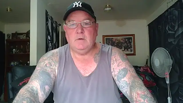 Snapshot of HOTANAL chatting on February 25, 2026, 11:04 pm HOTANAL online show from February 25, 2026, 11:04 pm