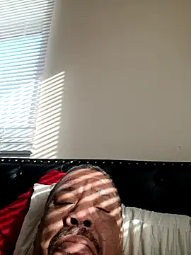 yellowwetfox online show from February 28, 2026, 3:55 pm