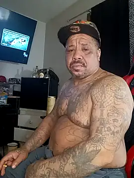 Snapshot of yellowwetfox chatting on December 27, 2024, 1:32 am yellowwetfox online show from December 27, 2024, 1:32 am