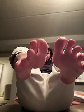 annablisss online show from March 18, 2025, 6:06 am