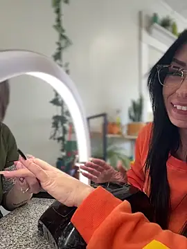 annablisss online show from February 18, 2025, 5:20 pm