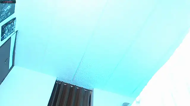 Snapshot of Juls_winter_ chatting on March 21, 2025, 7:35 pm Juls winter online show from March 21, 2025, 7:35 pm