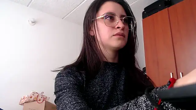 Snapshot of Juls_winter_ chatting on March 7, 2025, 4:00 pm Juls winter online show from March 7, 2025, 4:00 pm